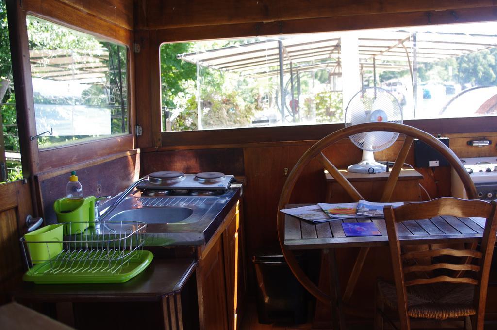 Peniche Le Hasard Acomodação com café da manhã Villeneuve-lès-Avignon Quarto foto